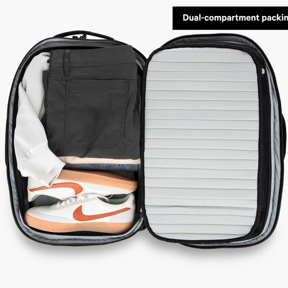 Pakt The Travel Backpack- Version 2- 35L- Black main image 11